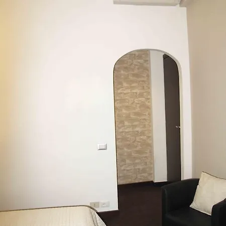 Bedrooms In * Rom