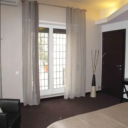 Bedrooms In Rom