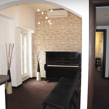 Bedrooms In * Rom